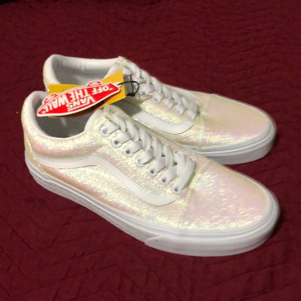 New Authentic Vans Woman’s Shoe - Picture 2 of 10